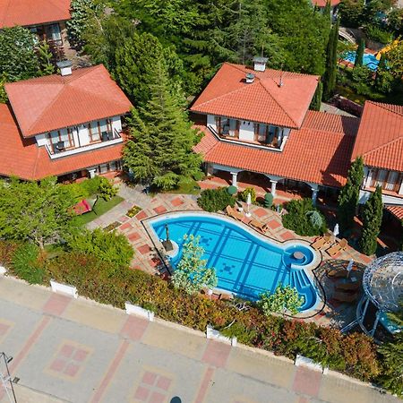 Helena Vip Villas And Suites Pantai Sunny Bagian luar foto