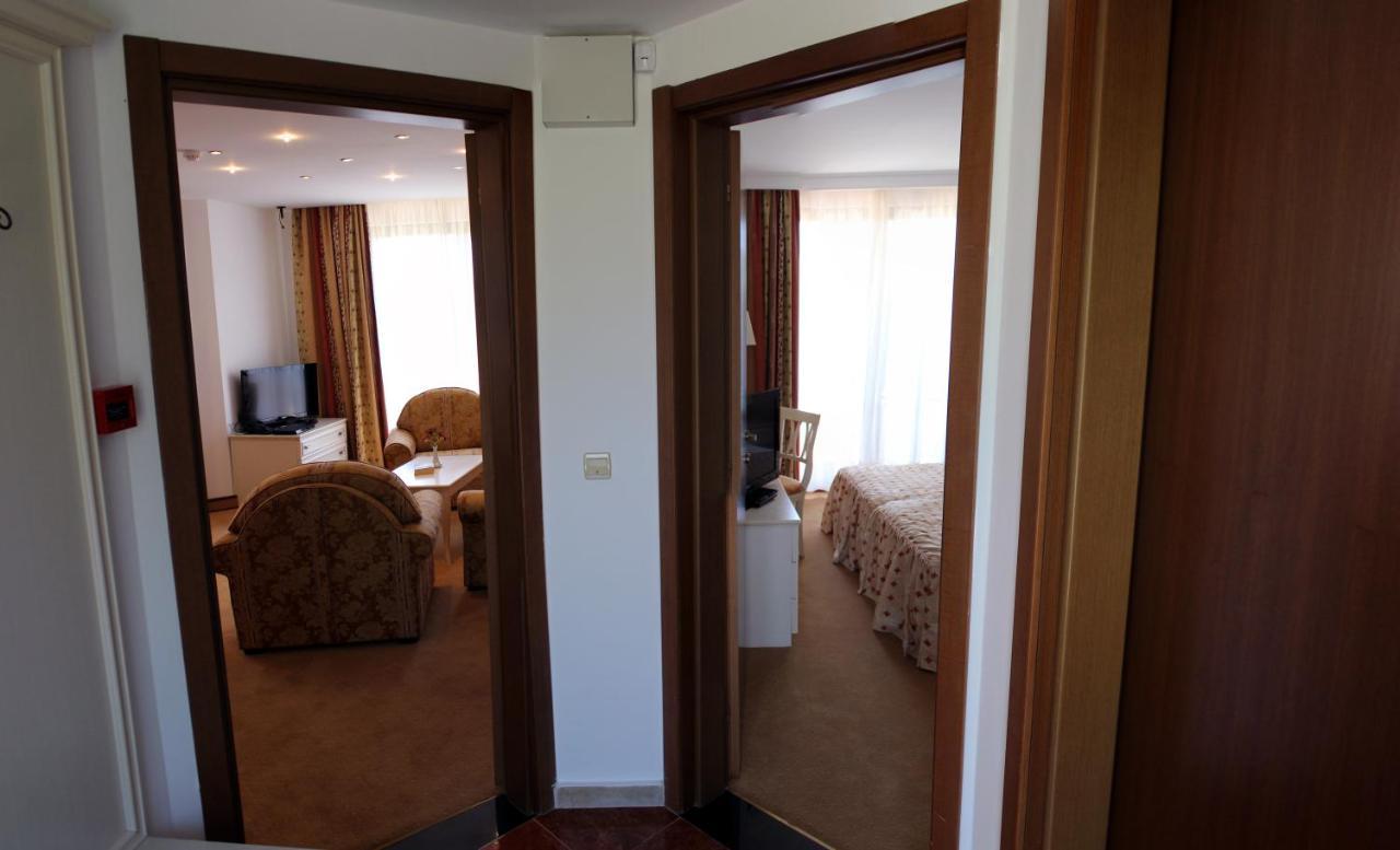 Helena Vip Villas And Suites Pantai Sunny Bagian luar foto