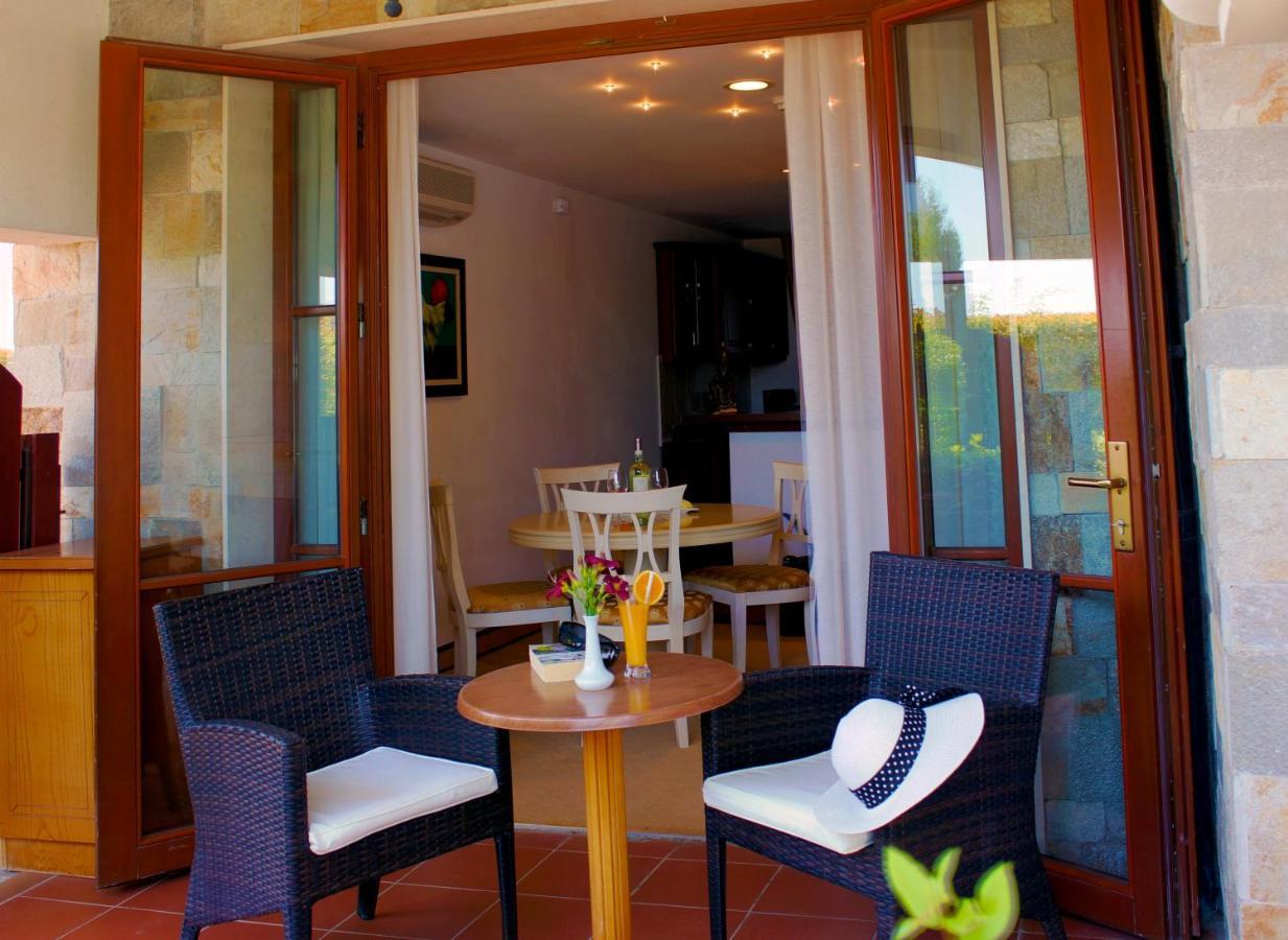 Helena Vip Villas And Suites Pantai Sunny Bagian luar foto