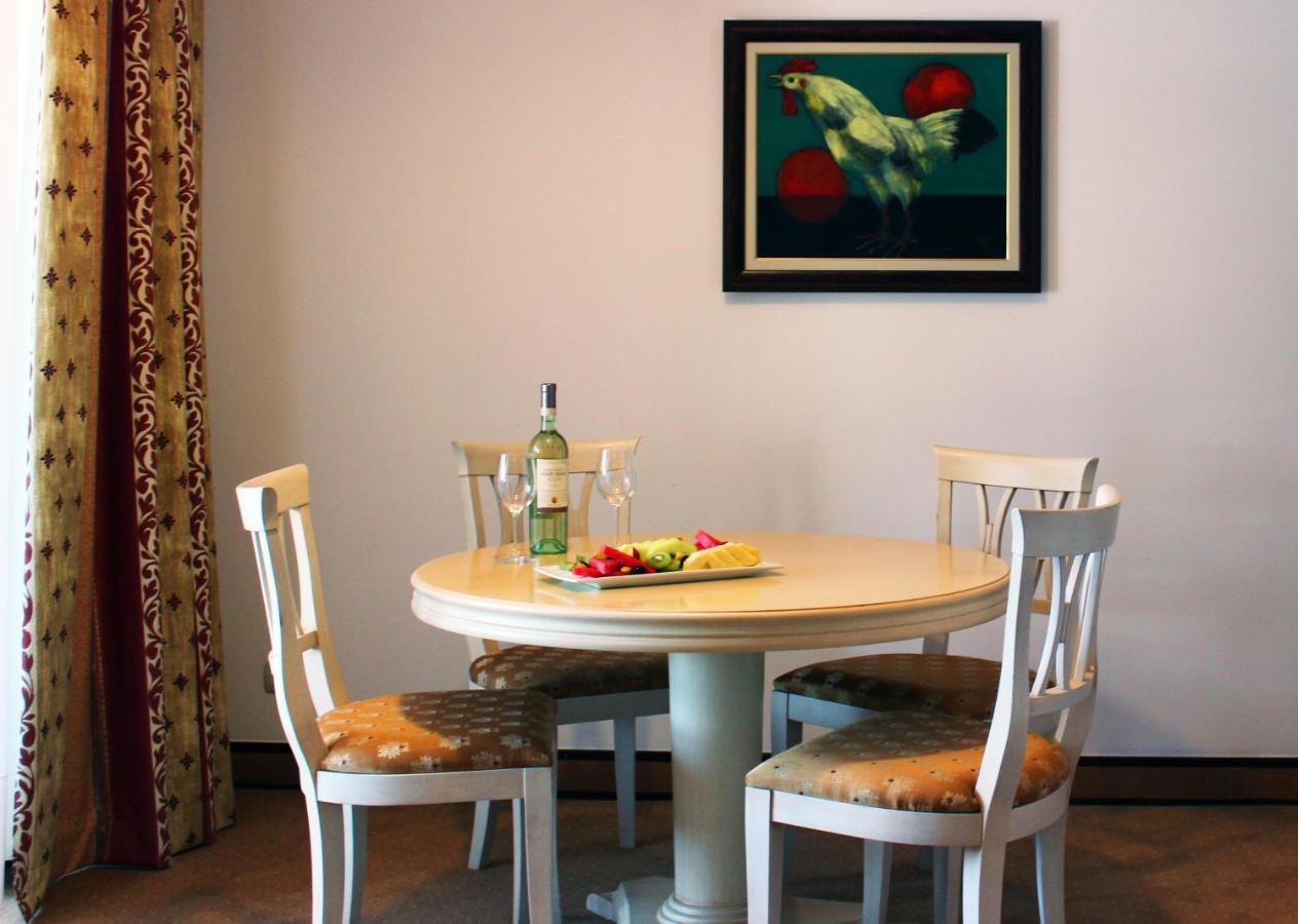 Helena Vip Villas And Suites Pantai Sunny Bagian luar foto