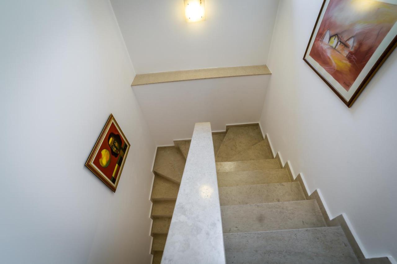 Helena Vip Villas And Suites Pantai Sunny Bagian luar foto