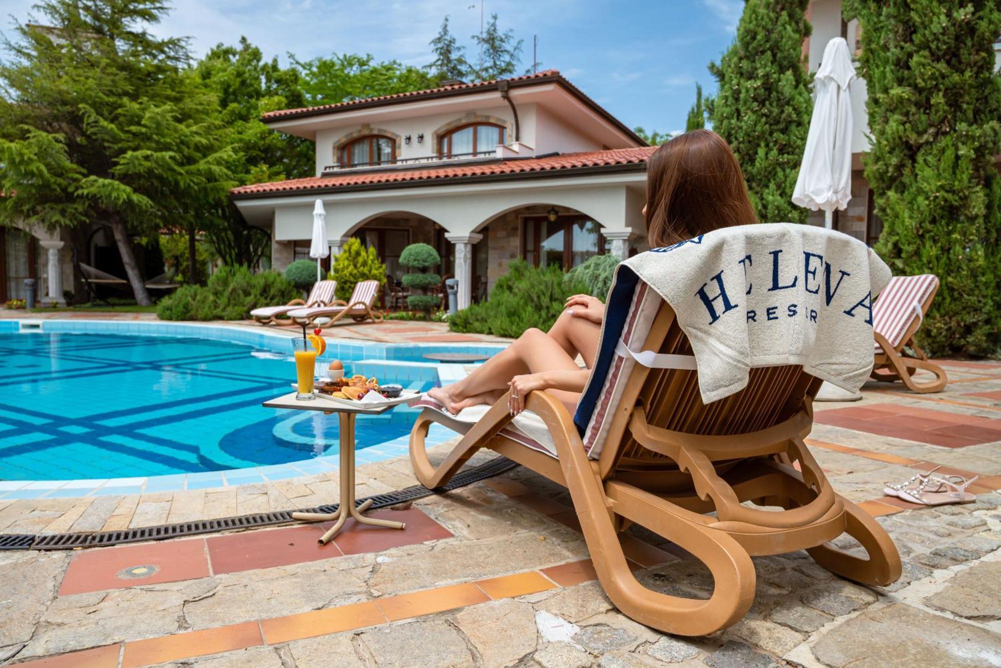 Helena Vip Villas And Suites Pantai Sunny Bagian luar foto