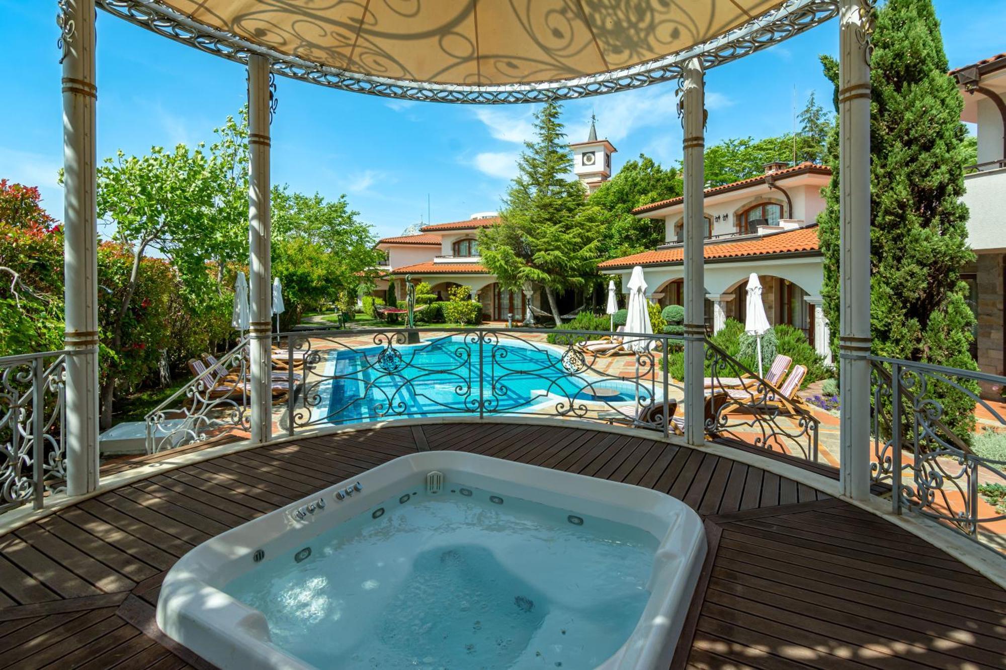 Helena Vip Villas And Suites Pantai Sunny Bagian luar foto