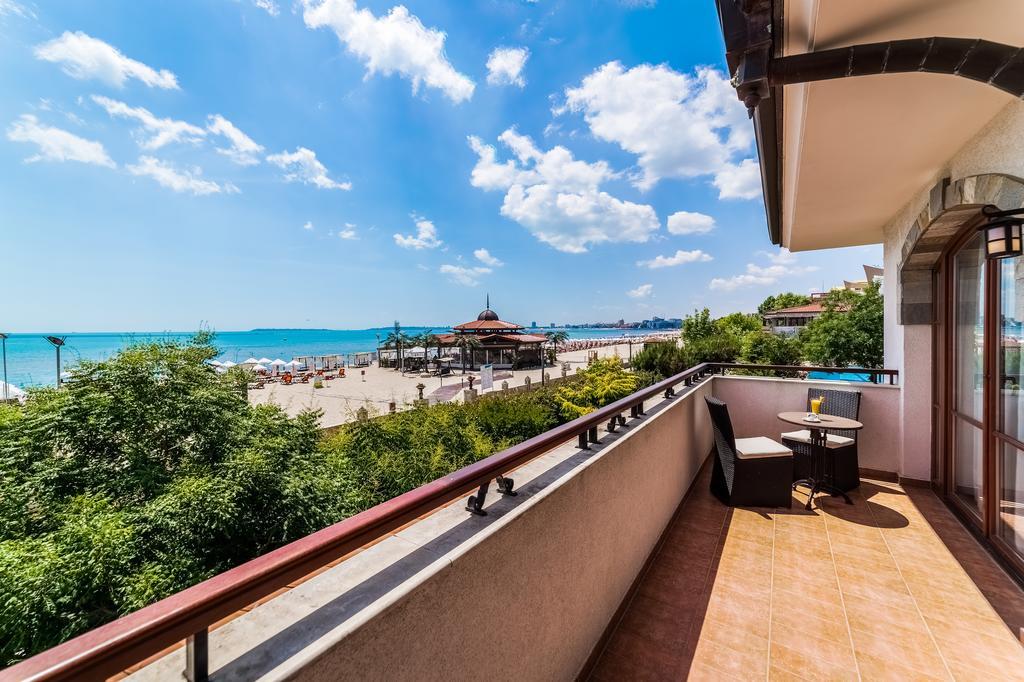 Helena Vip Villas And Suites Pantai Sunny Bagian luar foto