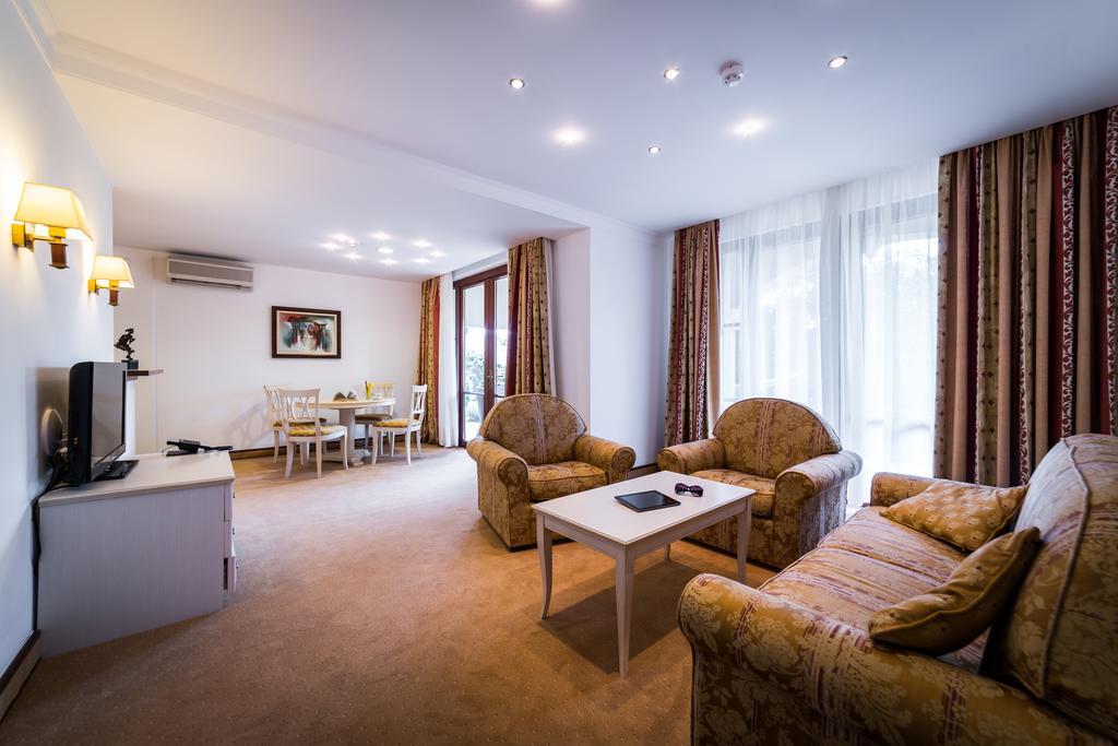 Helena Vip Villas And Suites Pantai Sunny Bagian luar foto