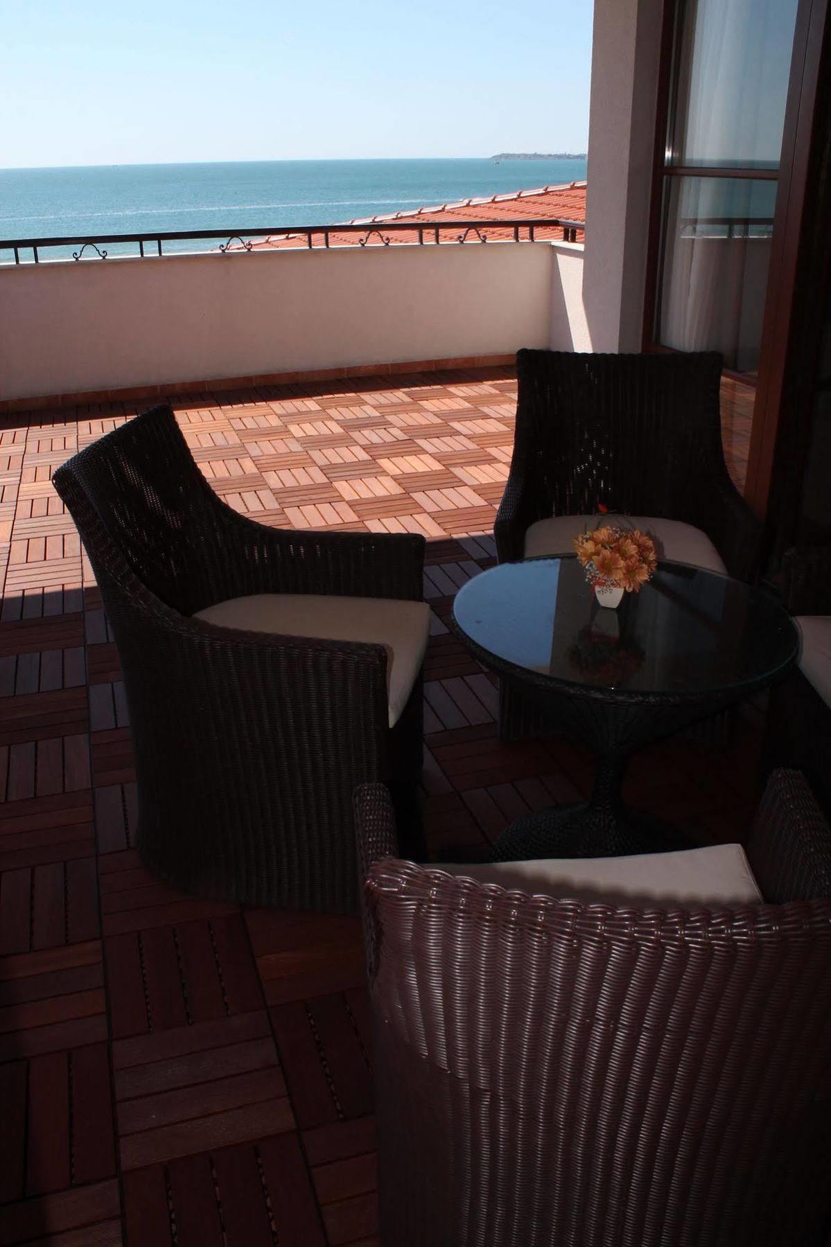 Helena Vip Villas And Suites Pantai Sunny Bagian luar foto